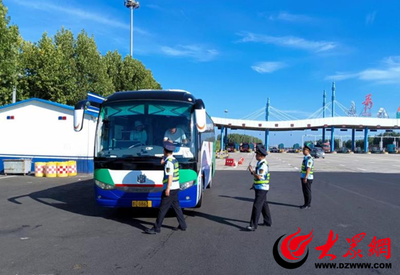 即墨交通運(yùn)輸局開展道路旅客運(yùn)輸市場(chǎng)聯(lián)合執(zhí)法統(tǒng)一行動(dòng)