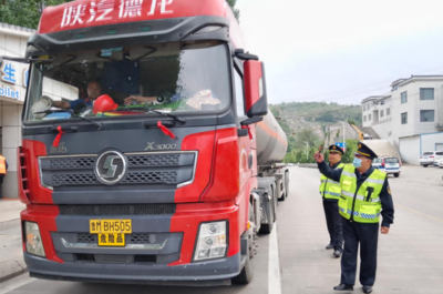 博山區(qū)人民政府 部門動態(tài) 護航在行動|區(qū)交通運輸局:集中治理道路運輸市場保“五一”